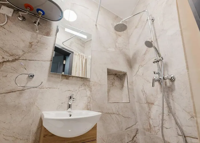 Ruby Fl8 By Homely Malta! *