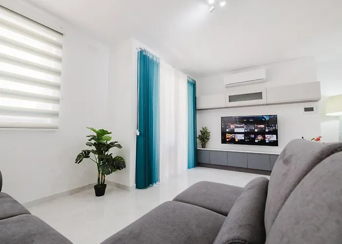 Ruby Fl8 By Homely Malta! * Ix-Xaghra ta' Barra